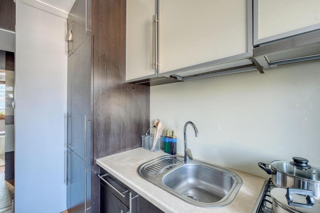 Apartment Plater